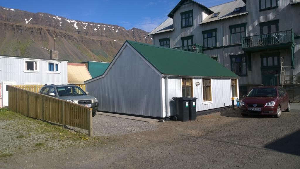 Comfortable Bungalow Isafjordur Room photo